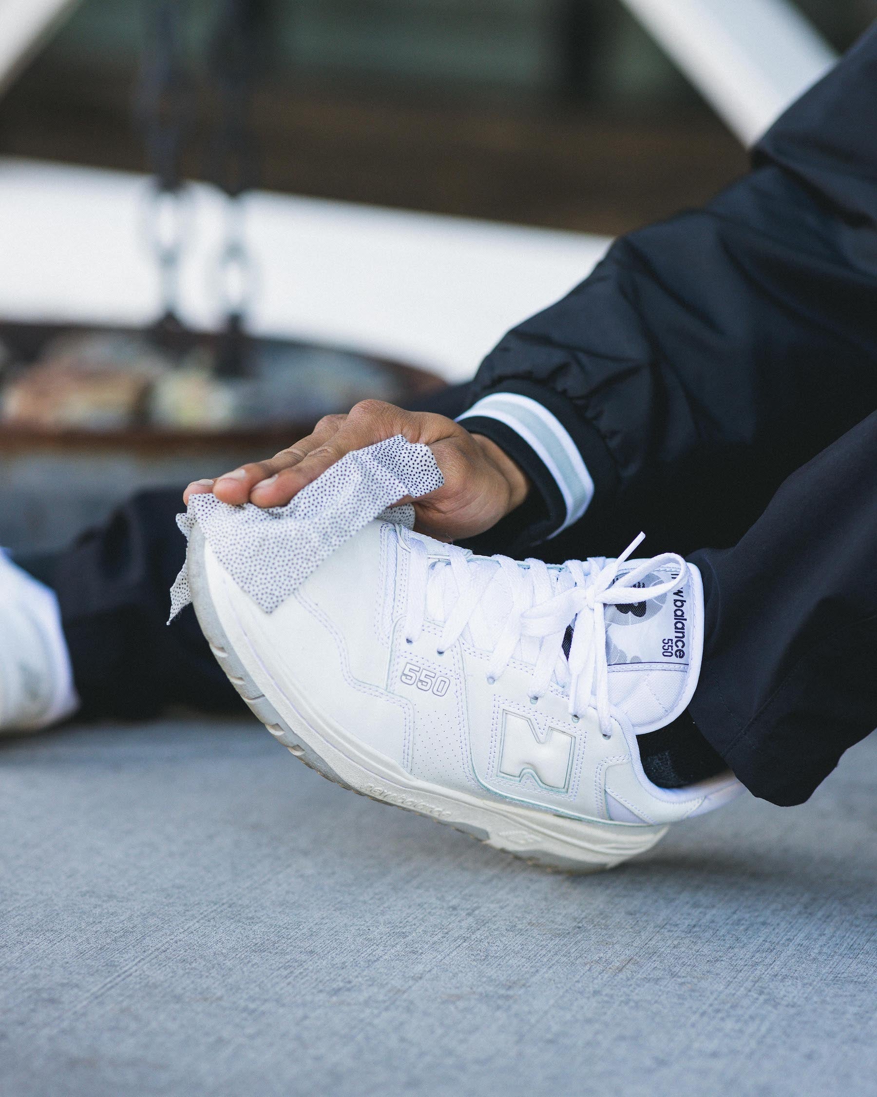 New balance sneakers all white best sale