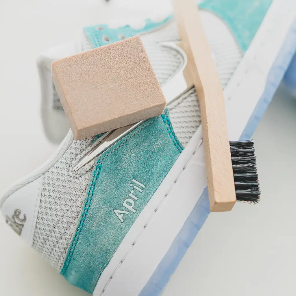 EXECUTIVE SHOE CLEANING SYSTEM